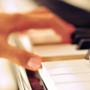 日韩美女大黑逼
